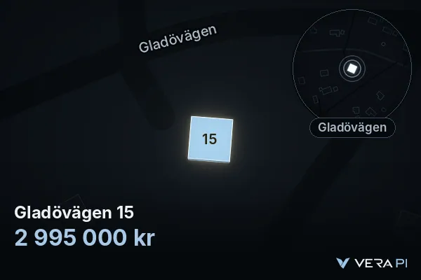 VERA PI:s bild av Gladövägen 15: huset i 3D, upplyst i blått, och kartan runt omkring