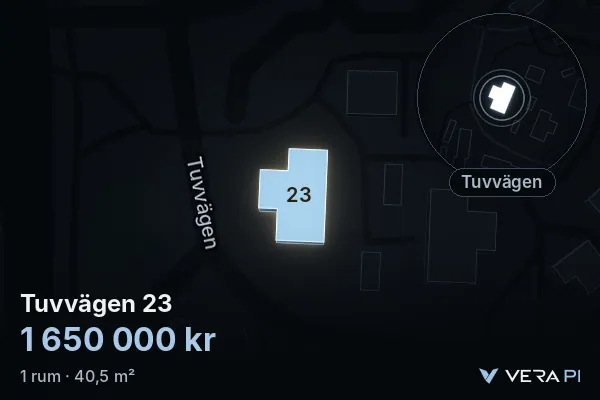 VERA PI:s bild av Tuvvägen 23: huset i 3D, upplyst i blått, och kartan runt omkring