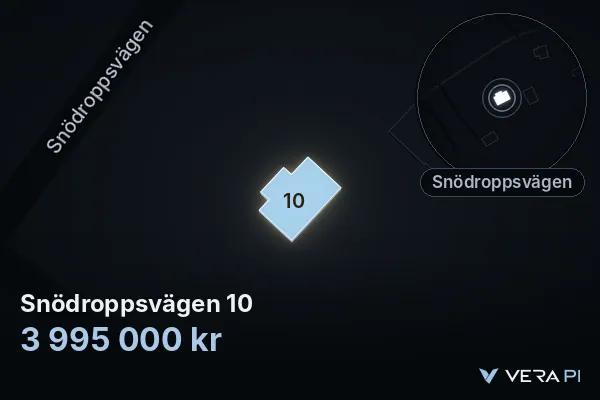 VERA PI's image of Snödroppsvägen 10: the building in 3D, lit in blue, and the map around it