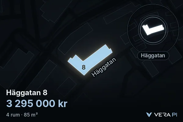 VERA PI:s bild av Häggatan 8: huset i 3D, upplyst i blått, och kartan runt omkring