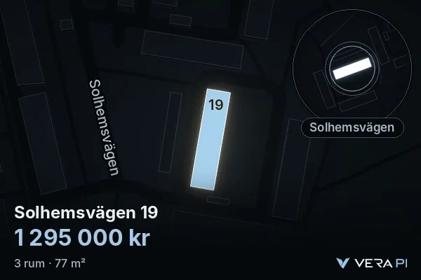 VERA PI:s bild av Solhemsvägen 19: huset i 3D, upplyst i blått, och kartan runt omkring