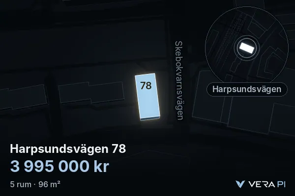 VERA PI:s bild av Harpsundsvägen 78: huset i 3D, upplyst i blått, och kartan runt omkring