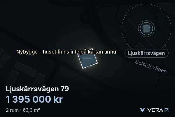VERA PI:s bild av Ljuskärrsvägen 79: huset i 3D, upplyst i blått, och kartan runt omkring