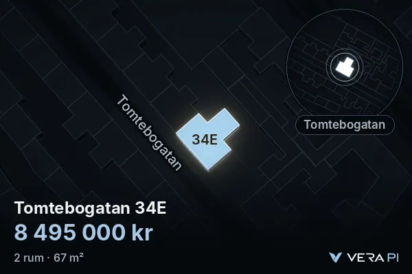 VERA PI:s bild av Tomtebogatan 34E: huset i 3D, upplyst i blått, och kartan runt omkring