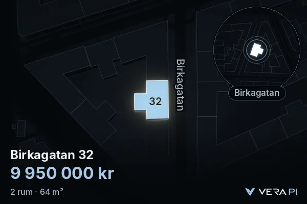 VERA PI:s bild av Birkagatan 32: huset i 3D, upplyst i blått, och kartan runt omkring