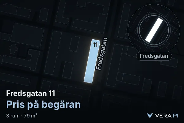 VERA PI:s bild av Fredsgatan 11: huset i 3D, upplyst i blått, och kartan runt omkring