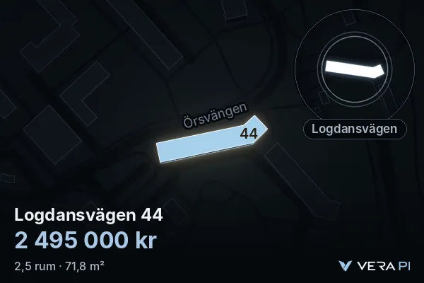 VERA PI:s bild av Logdansvägen 44: huset i 3D, upplyst i blått, och kartan runt omkring