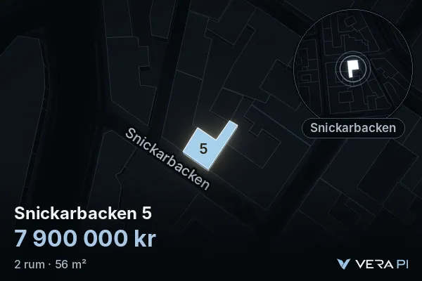 VERA PI:s bild av Snickarbacken 5: huset i 3D, upplyst i blått, och kartan runt omkring