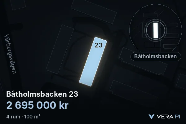 VERA PI:s bild av Båtholmsbacken 23: huset i 3D, upplyst i blått, och kartan runt omkring