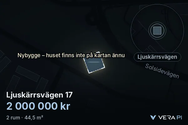 VERA PI:s bild av Ljuskärrsvägen 17: huset i 3D, upplyst i blått, och kartan runt omkring