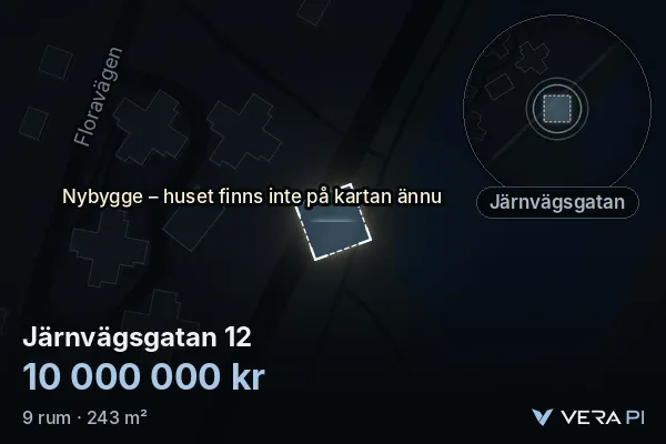 VERA PI:s bild av Järnvägsgatan 12: huset i 3D, upplyst i blått, och kartan runt omkring