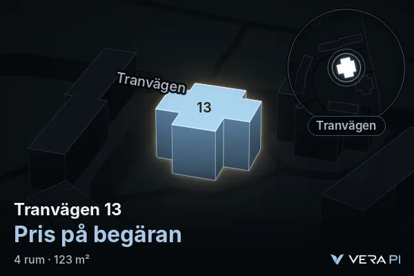 VERA PI:s bild av Tranvägen 13: huset i 3D, upplyst i blått, och kartan runt omkring