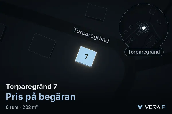 VERA PI:s bild av Torparegränd 7: huset i 3D, upplyst i blått, och kartan runt omkring