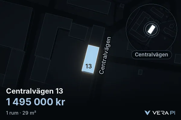 VERA PI:s bild av Centralvägen 13: huset i 3D, upplyst i blått, och kartan runt omkring