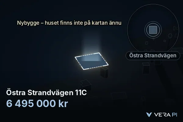 VERA PI:s bild av Östra Strandvägen 11C: huset i 3D, upplyst i blått, och kartan runt omkring