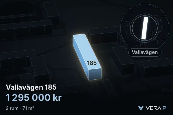 VERA PI:s bild av Vallavägen 185: huset i 3D, upplyst i blått, och kartan runt omkring