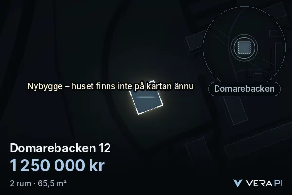 VERA PI's image of Domarebacken 12: the building in 3D, lit in blue, and the map around it