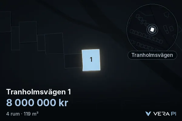 VERA PI:s bild av Tranholmsvägen 1: huset i 3D, upplyst i blått, och kartan runt omkring
