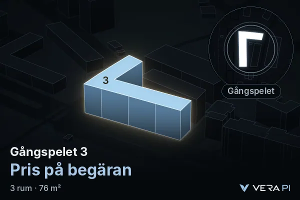 VERA PI:s bild av Gångspelet 3: huset i 3D, upplyst i blått, och kartan runt omkring
