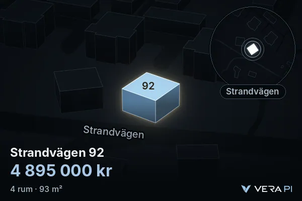 VERA PI:s bild av Strandvägen 92: huset i 3D, upplyst i blått, och kartan runt omkring
