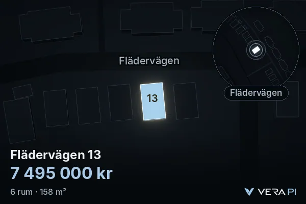 VERA PI:s bild av Flädervägen 13: huset i 3D, upplyst i blått, och kartan runt omkring