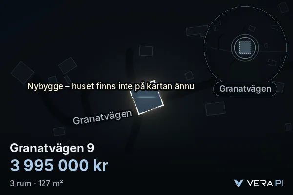VERA PI:s bild av Granatvägen 9: huset i 3D, upplyst i blått, och kartan runt omkring