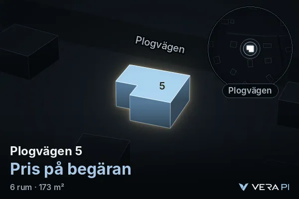 VERA PI:s bild av Plogvägen 5: huset i 3D, upplyst i blått, och kartan runt omkring