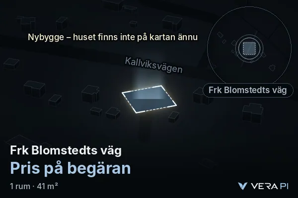 VERA PI:s bild av Frk Blomstedts väg: huset i 3D, upplyst i blått, och kartan runt omkring
