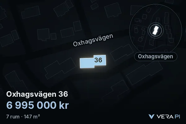 VERA PI:s bild av Oxhagsvägen 36: huset i 3D, upplyst i blått, och kartan runt omkring