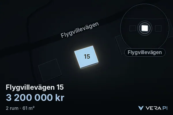 VERA PI:s bild av Flygvillevägen 15: huset i 3D, upplyst i blått, och kartan runt omkring