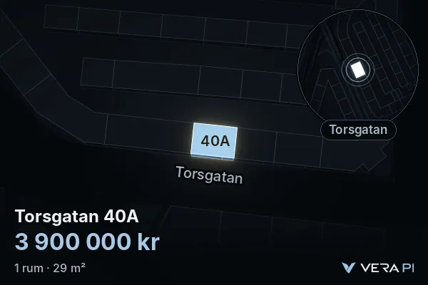 VERA PI's image of Torsgatan 40A: the building in 3D, lit in blue, and the map around it