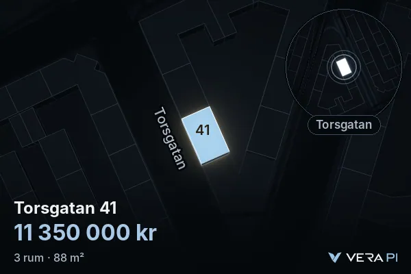 VERA PI's image of Torsgatan 41: the building in 3D, lit in blue, and the map around it