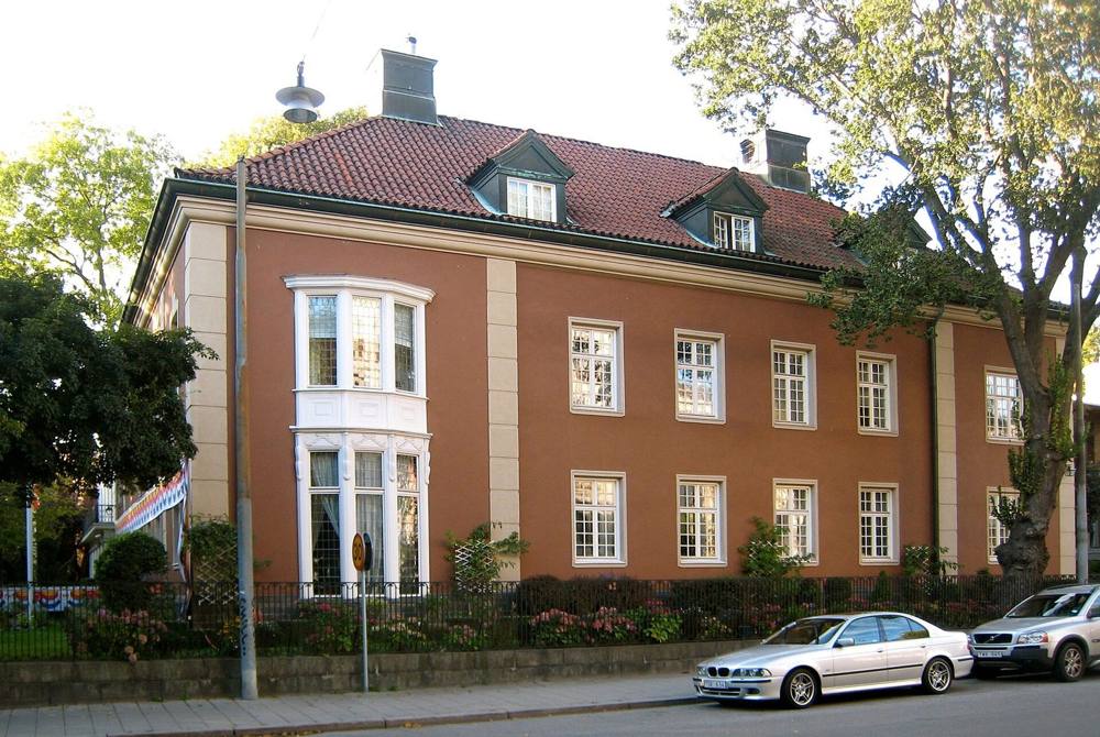 Karlavägen 37