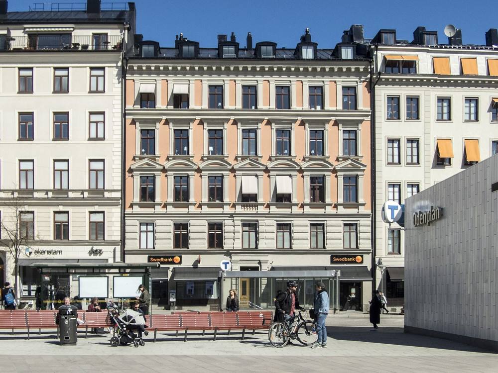 Karlbergsvägen 10–12