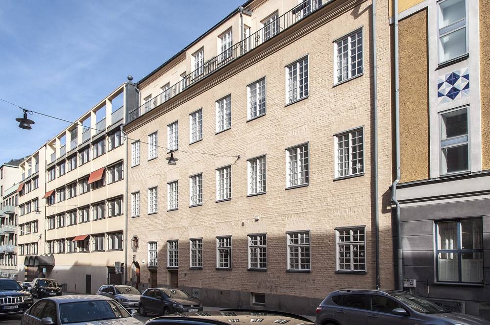Vegagatan 12